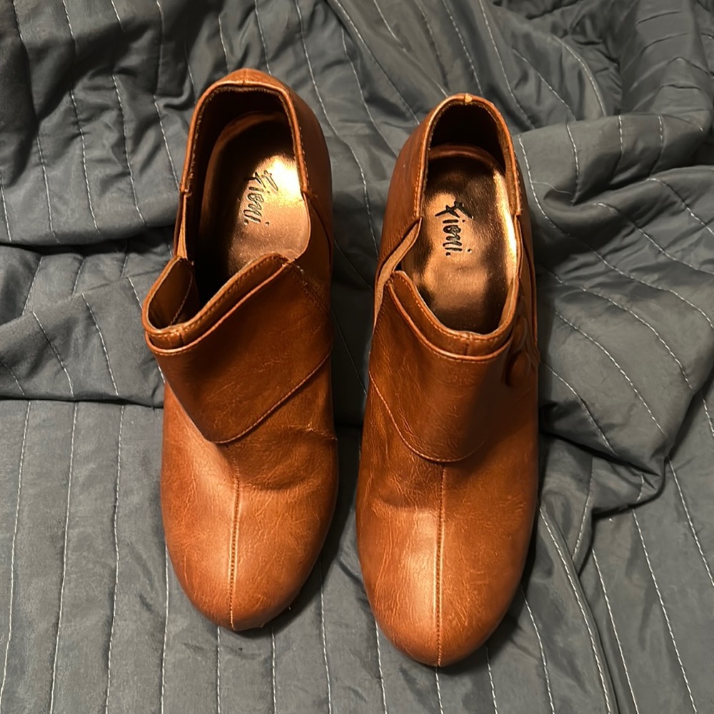 Brown Fioni 4 inch ankle boots. Worn once